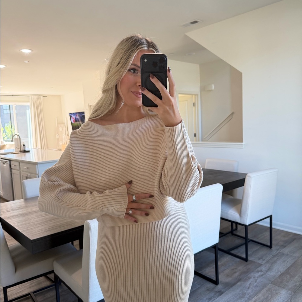 Elegant Cream Knit Set - one arrival - Picture 5 of 9